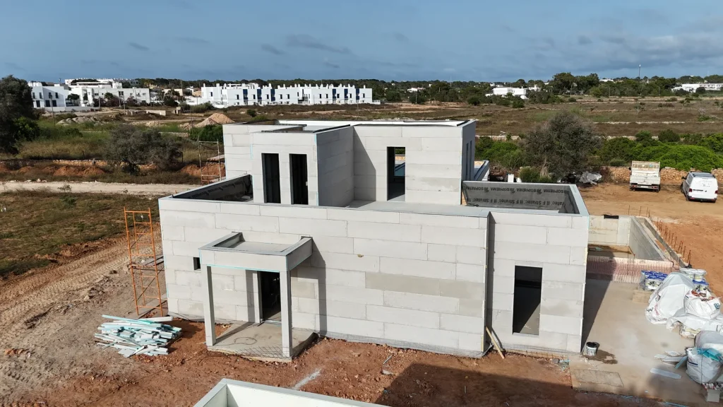 Vivienda Steel Frame con geometría de huecos y volúmenes ya definida